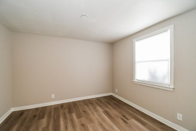 Photo - 5405 Sharon Terrace
