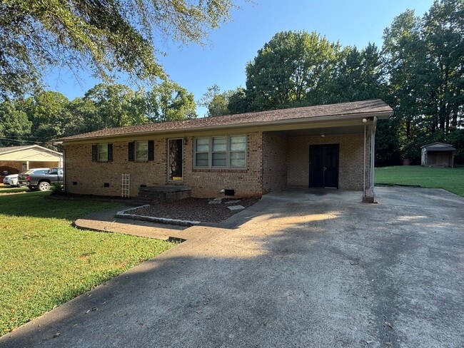 1696 Crestland Dr