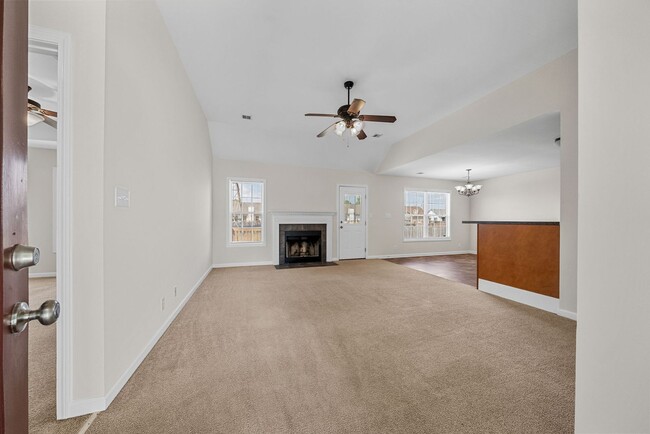 Photo - 3 Bedroom Home For Rent Near St. B Area!