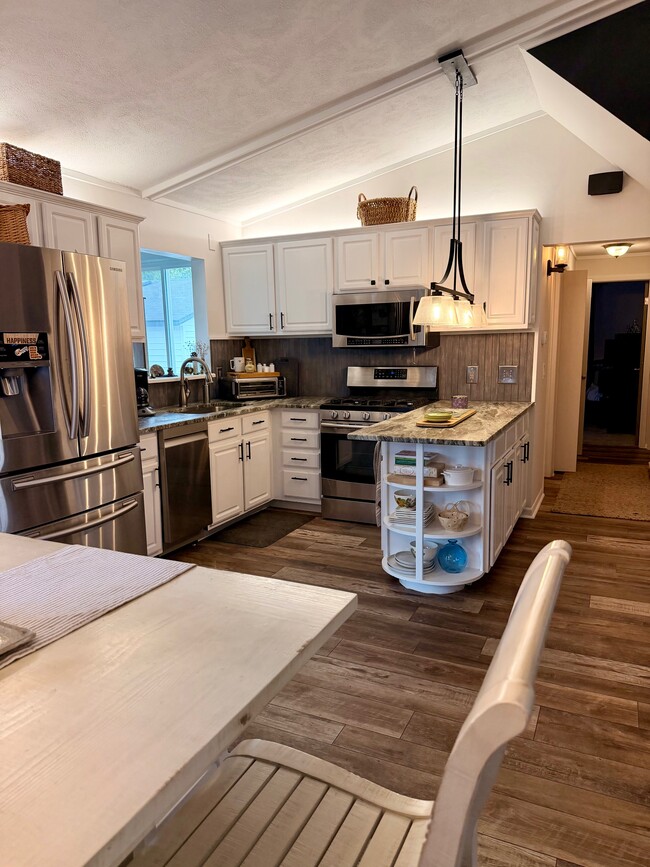 Kitchen - N2436 Shore View Dr