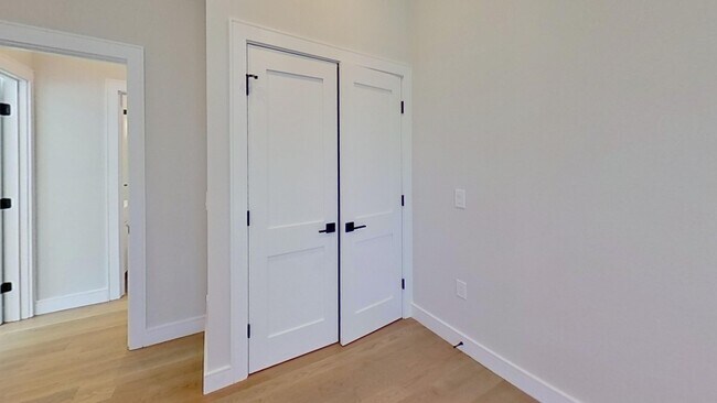 Photo - 18-18 Highgate St Unidad 201