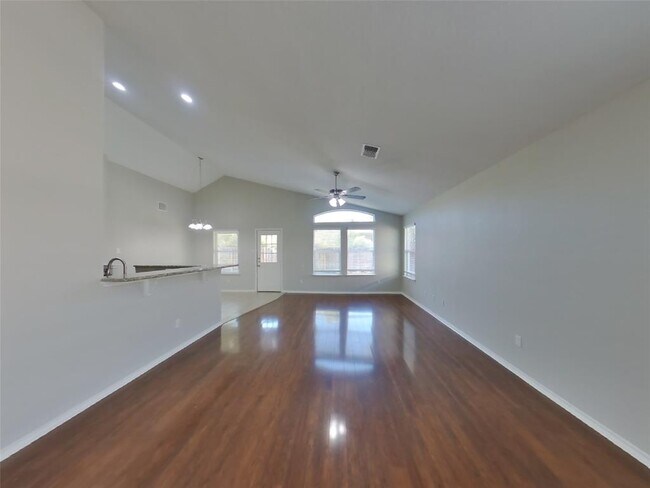 Photo - 347 Foster Ln