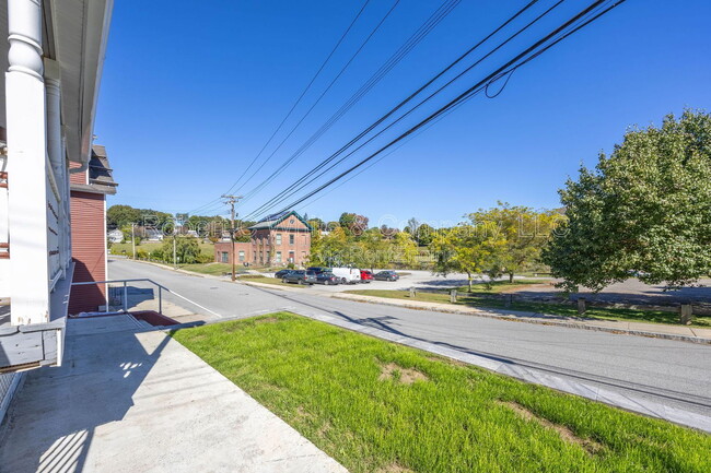 Photo - 77 Ashland St