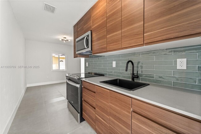 Photo - 3500 SW 25th St Unit Rear