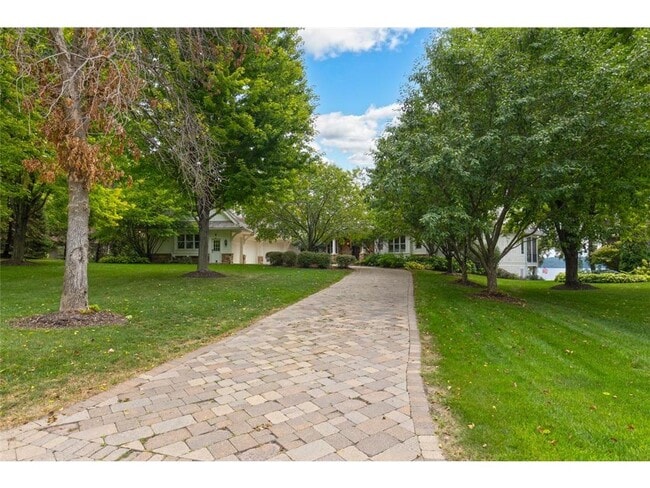 3672 Landings Dr