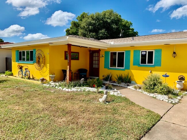 Photo - 1490 San Helen Dr