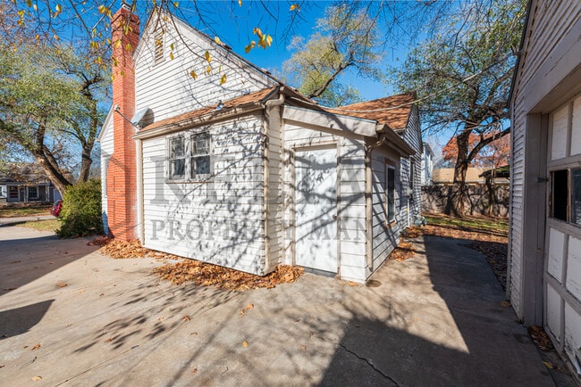 Photo - 2010 S Terrace Dr
