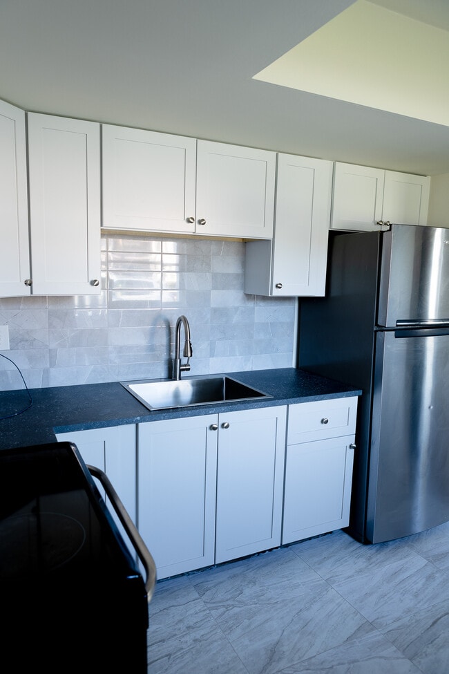 Building Photo - 3460 32nd Ave N Unit 101