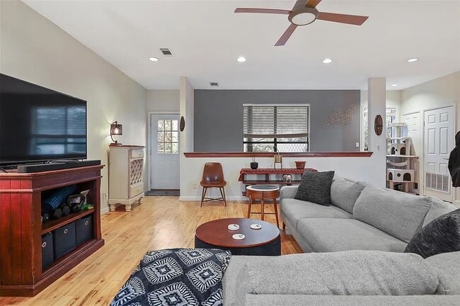 5217 Richard Ave Unit B