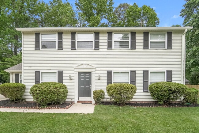 Photo - 605 Bundy Cir