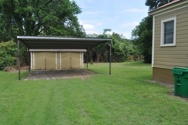 Photo - 701 Clinton St