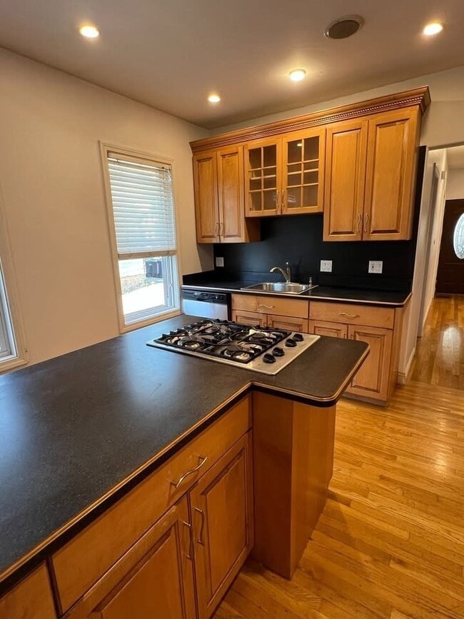 12 Howell St Unit 1