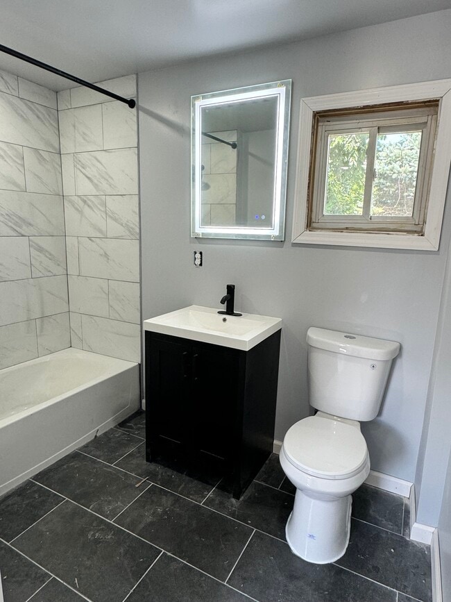 Photo - 3326 W 3rd St Unit 2