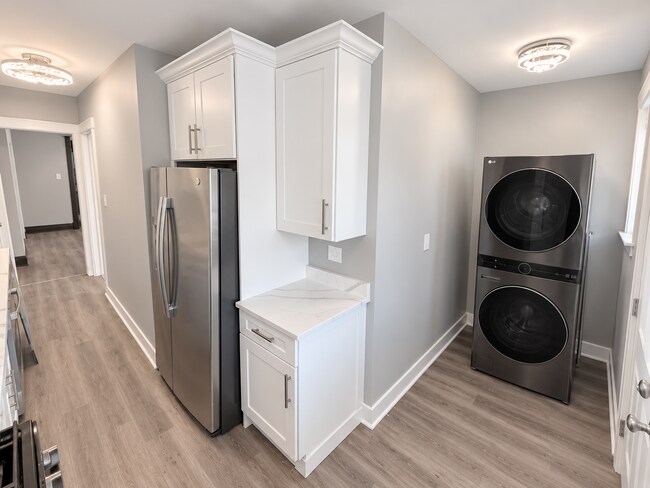 Building Photo - 6360 S Greenwood Ave Unit 6362 - 3