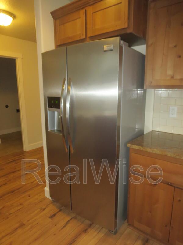 Photo - 3006 NE Red Oak Dr
