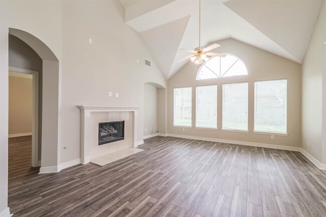 Photo - 5911 Brook Bend Dr