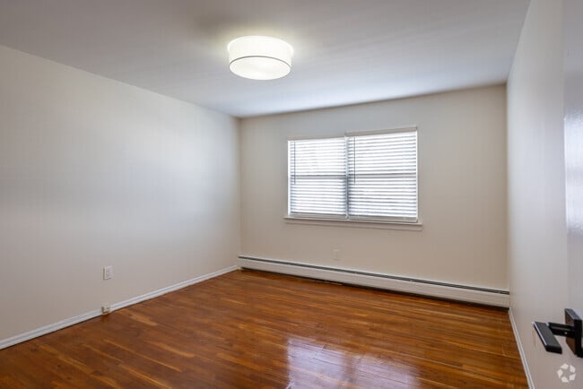 1HAB, 1BA - 730 ft² - Hampton Gardens