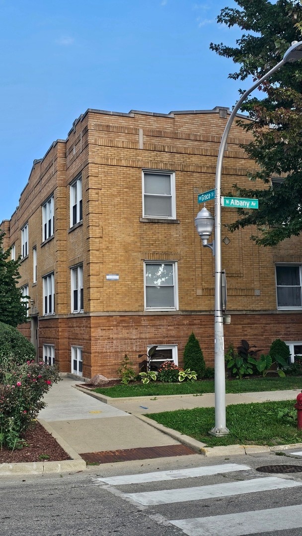 Building Photo - 3057 W Grace St Unit G
