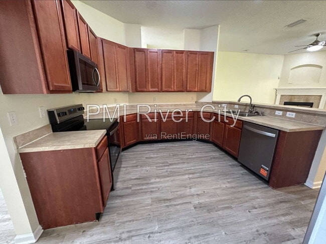 Photo - 533 Alice Cove Ct