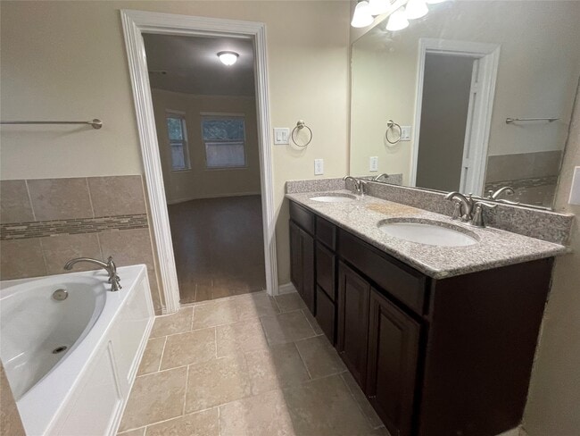 Photo - 4507 Montcliff Bend Ln