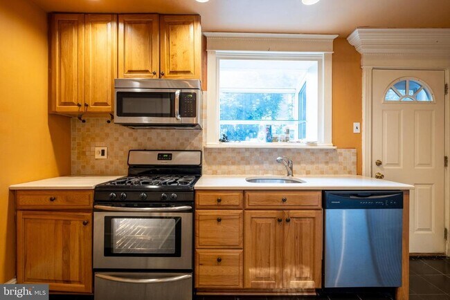 Photo - 606 S Delhi St