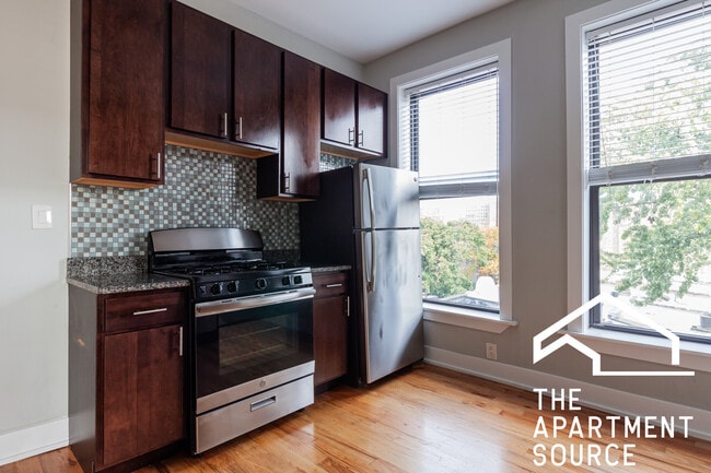 Building Photo - 629 W Oakdale Ave Unit 1 Rental