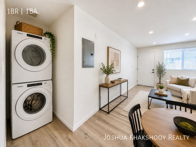 Photo - 14615 Gilmore St Unit 1