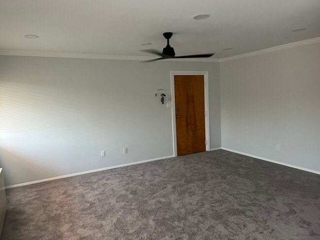 Building Photo - 1529 S George Mason Dr Unit George Mason Village