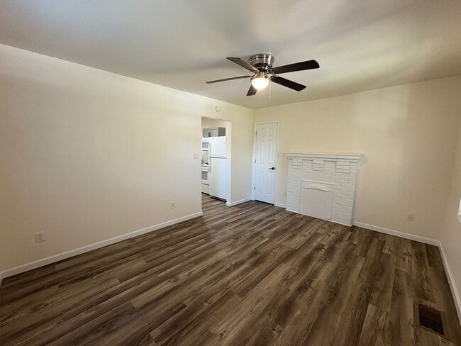 Photo - Rent Special on Affordable Duplex in Ender...