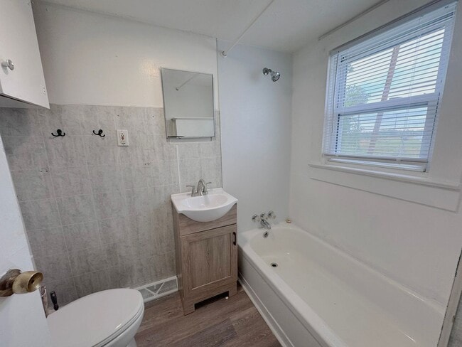 Photo - Charming 2 Bed 1 Bath in Chatham