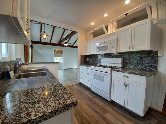 Photo - 205 Naniloa Dr