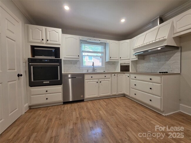 Building Photo - 4426 Holbrook Dr Rental