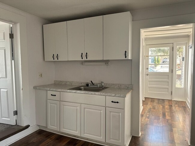 Building Photo - 97 Franklin St Unit C