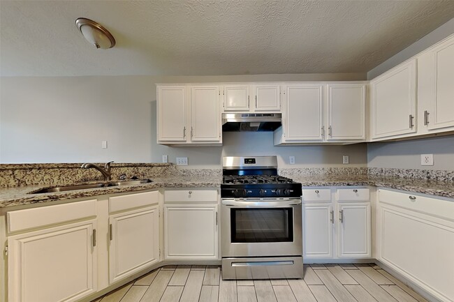 Photo - 26010 Richards Rd