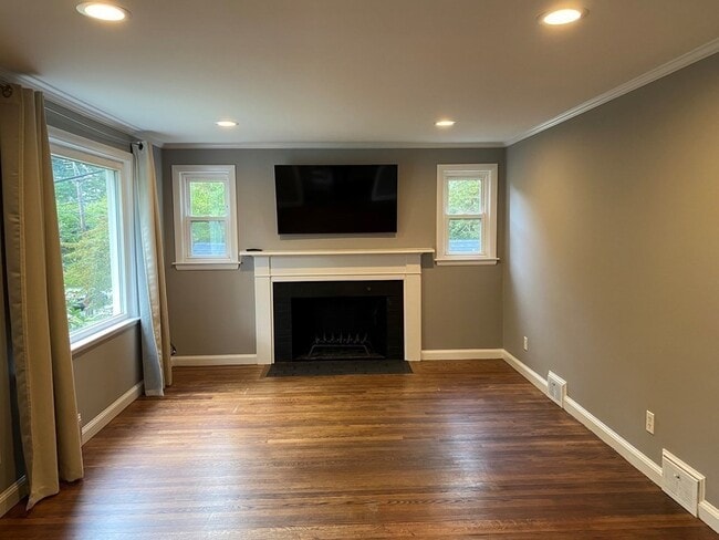 Photo - 139 Montrose Ave