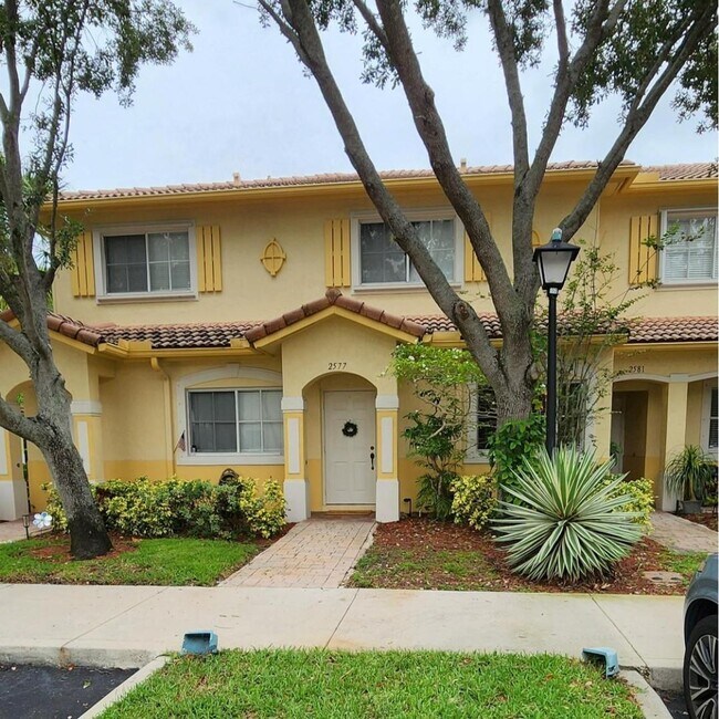 Photo - 2577 SW 83rd Ter Casa Adosada