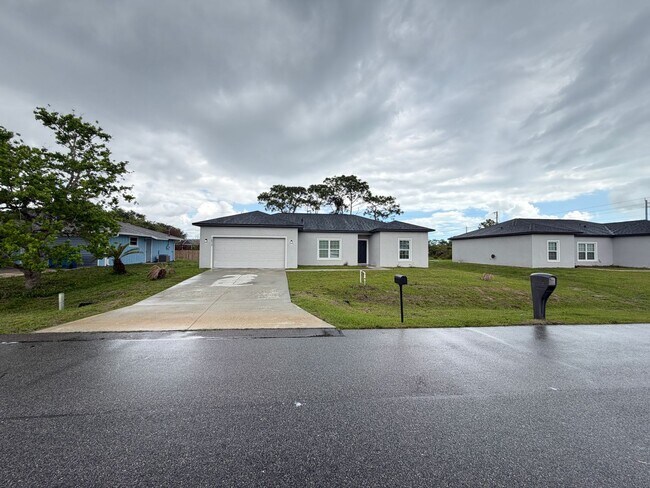 Photo - Available now!! Adorable 3 Bedroom / 2 Bathroom Home in Palm Bay!!