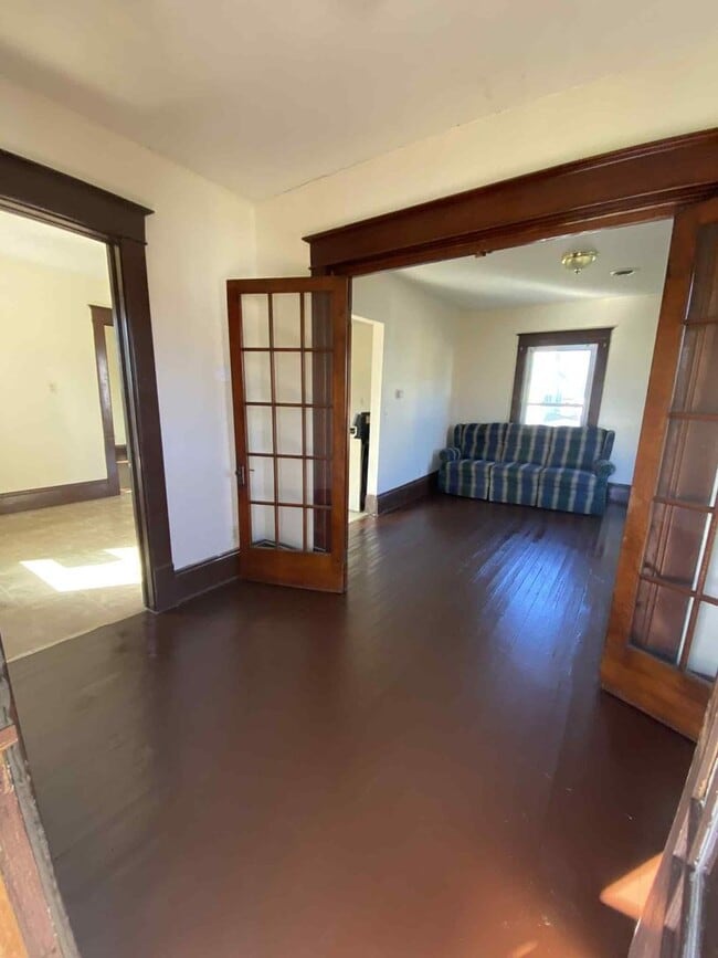 Building Photo - 301 N 11th St Unit Apt B