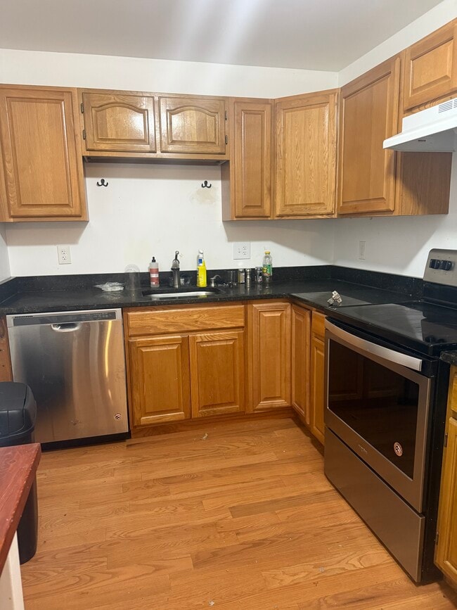 Photo - 115 Stone St Unit 3 bed