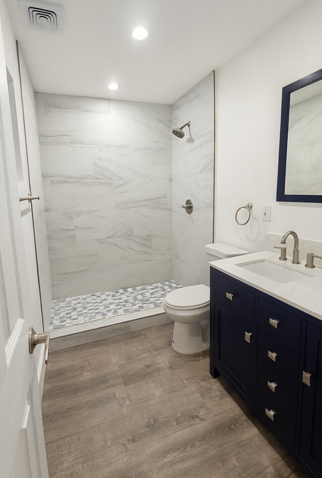 Photo - 425 NE 109th St