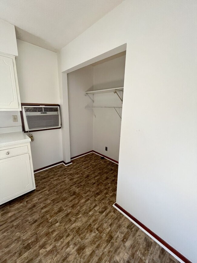 Photo - 910 N. Delaware St. Unidad Apt. # B