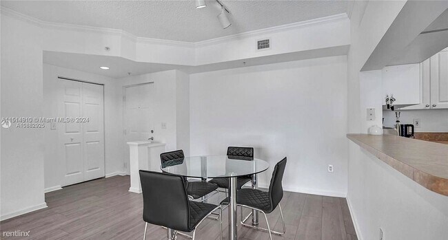 Photo - 2 br, 2 bath Condo - 17150 N Bay Rd Apt 2808 Unit Apt 2808