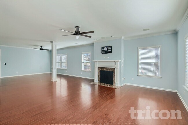 Photo - 2102 Eddie Massey Ln