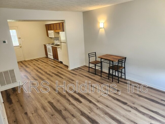 Photo - 211 S Waverley St
