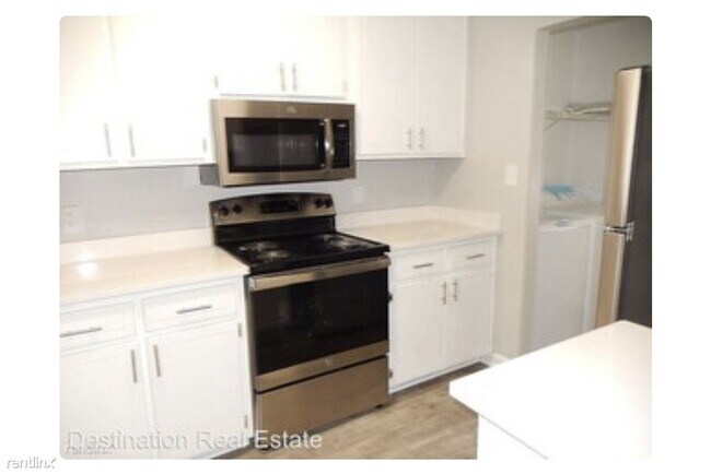 Photo - 2 br, 2.5 bath Triplex - 4883 Old Bainbrid...