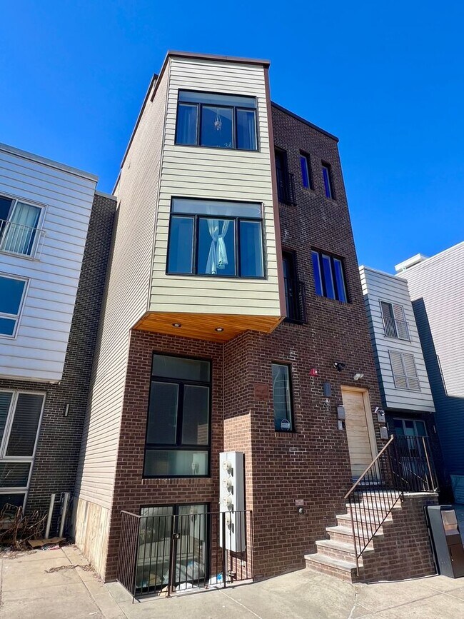 Photo - 932 N Marshall St Unit 2