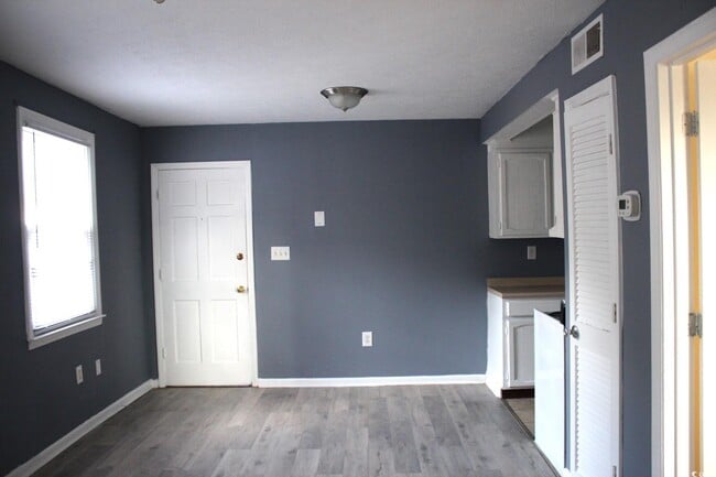 Photo - 1500 Chester St