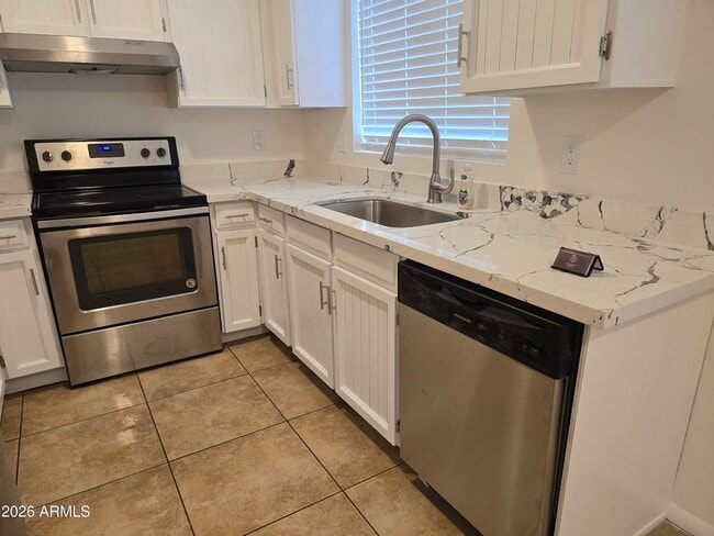 Photo - 715 N Arrowhead Dr