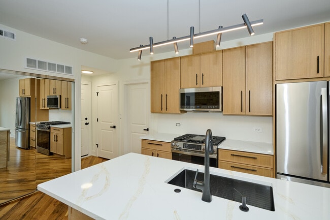 Photo - 5200 N Winthrop Ave Unit 3N