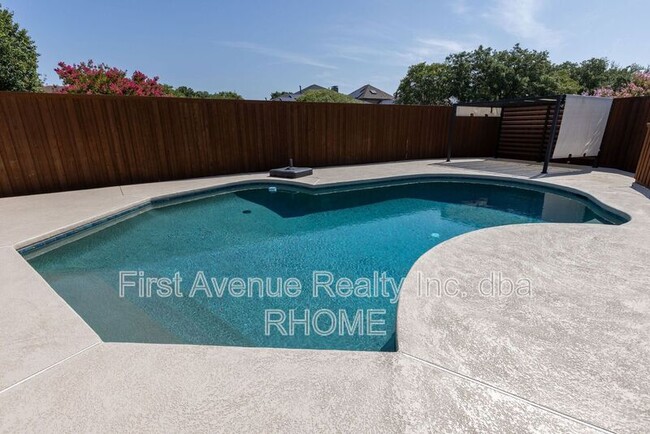 Photo - 16121 Shadybank Dr House